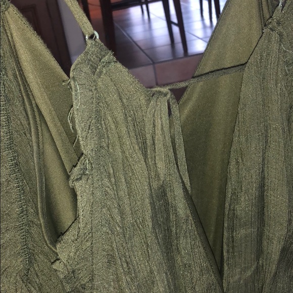 Green romper - Picture 4 of 4